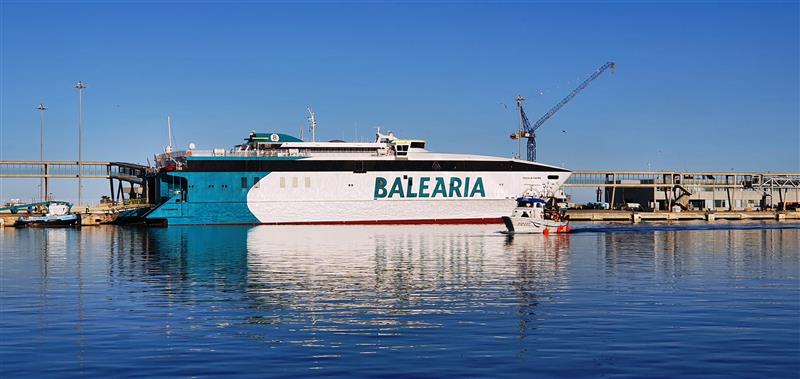 Denia Hafen Balearia